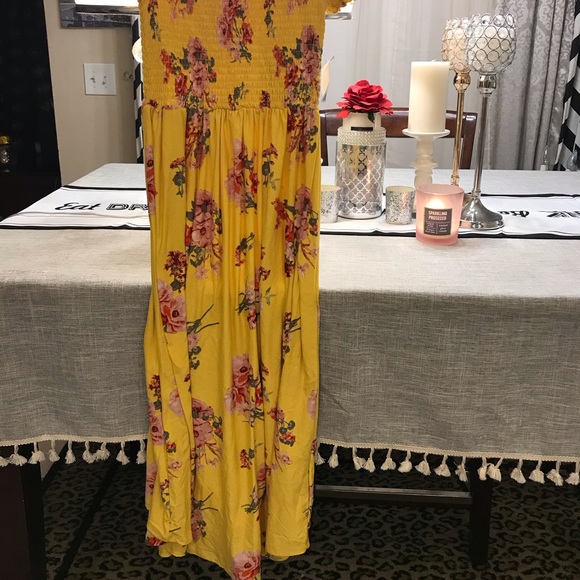 2 NEW Maternity Dresses - Picture 2 of 5